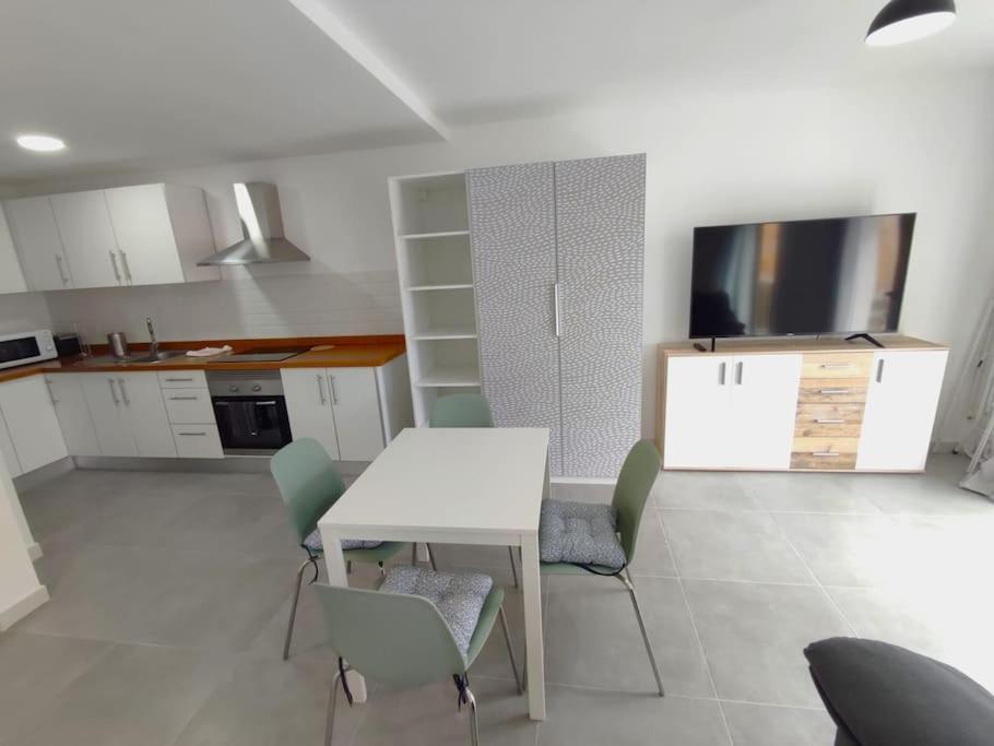 Apartament Near The Ocean In Playa San Juan Eksteriør bilde